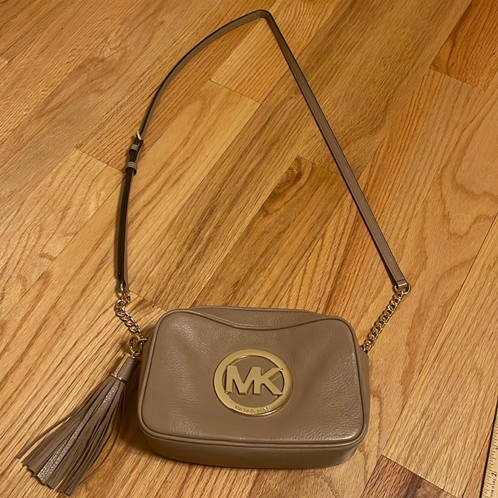 Michael kors crossbody